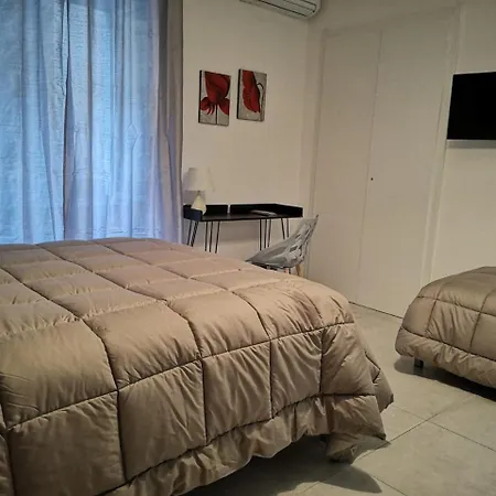 Bed and breakfast A Due Passi Dal Museo Nápoles