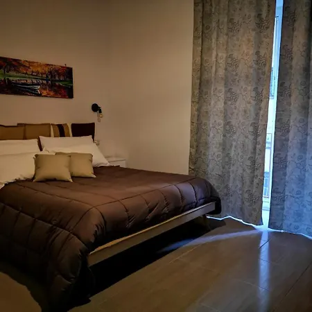 A Due Passi Dal Museo Nocleg ze śniadaniem 2*